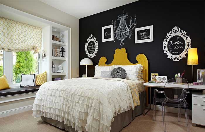 bedroom accent wall with dreamy decoration